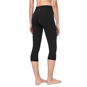 Lululemon Black Wunder Under High-Waisted Capri Leggings Yoga Activewear Size 8